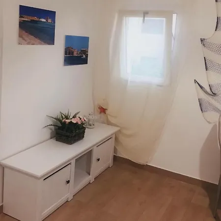 Almasalo Apartament *